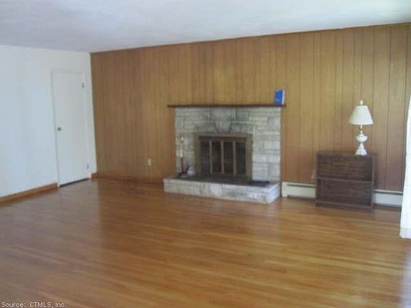 3rd image of 51 Hard St