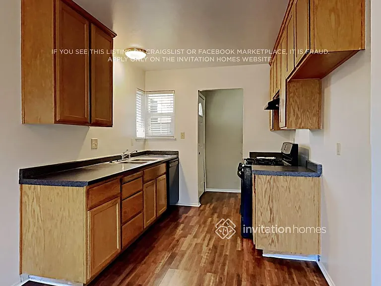 7913 Samantha Way — Photo 6