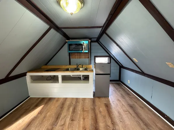 55 River St, 55 River St #D, Windsor, VT 05089