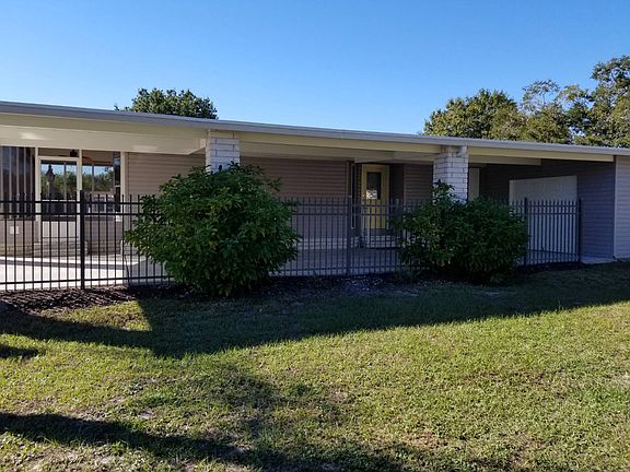 3rd image of 10716 Casa Dr