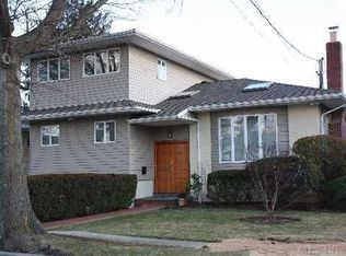 833 Moore St, Woodmere, NY 11598