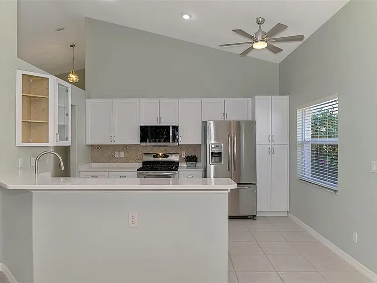 5271 Highbury Cir — Photo 16