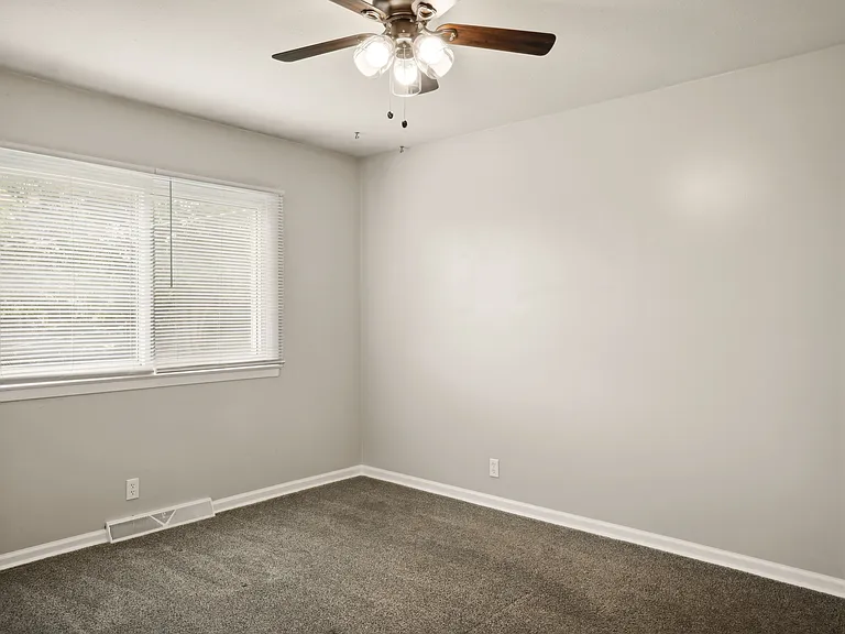 1218 Sunset Dr — Photo 24