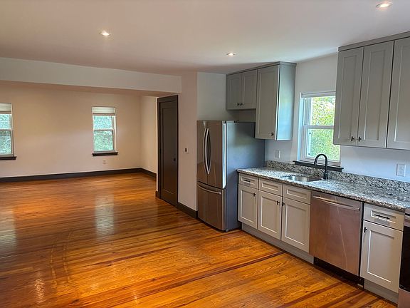 2nd image of 1232-1234 Bushkill Dr #200