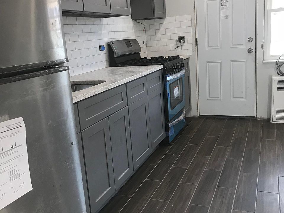 2nd image of 938 E 103rd St #2