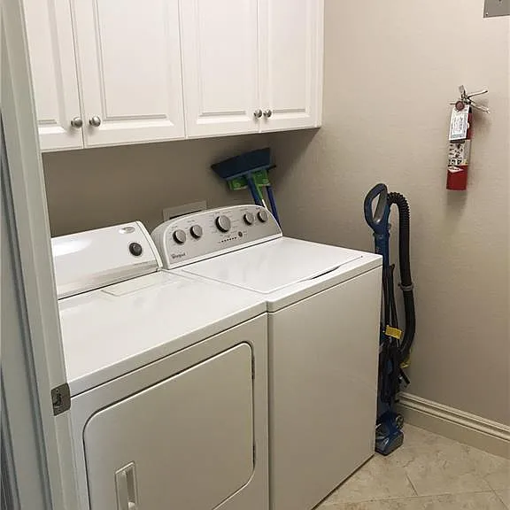5076 Annunciation Cir #2305 — Photo 17