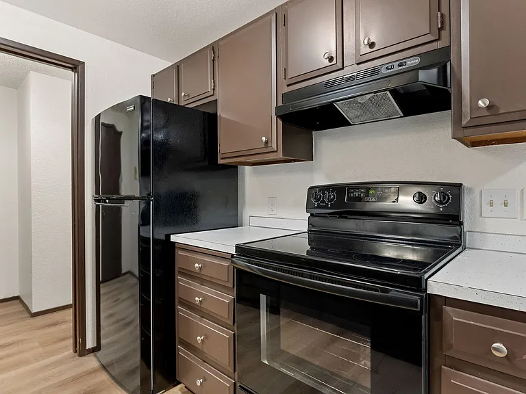 Carmel Apartments — Photo 10