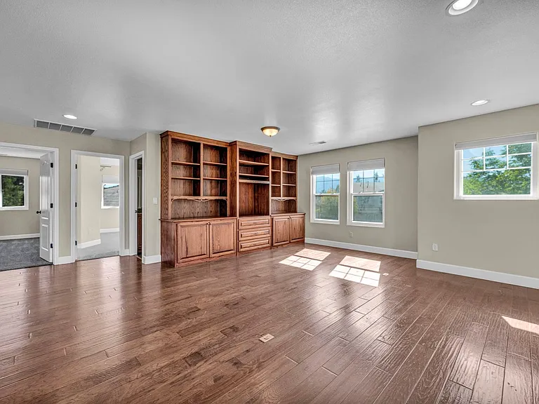 2425 Crooked Canyon Ct — Photo 21