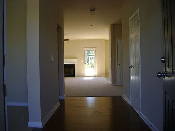 5th image of 723 Rock Hill Pkwy