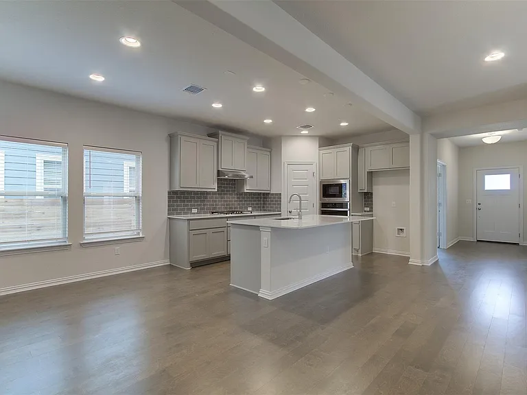 8729 Belknap Rd — Photo 10