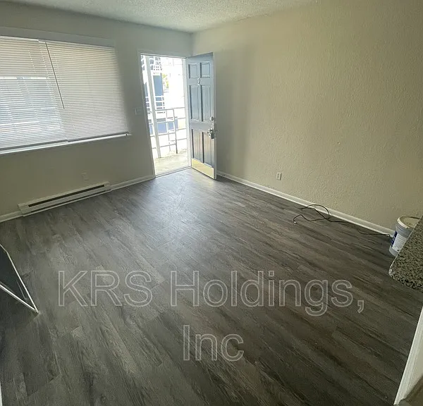 611 W Ocean View Ave #6 — Photo 4