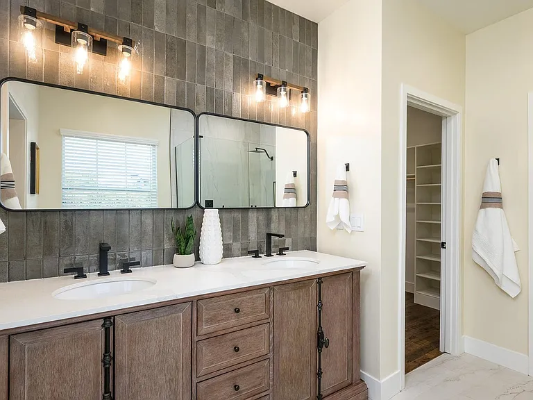 1613 W Medlock Dr — Photo 8