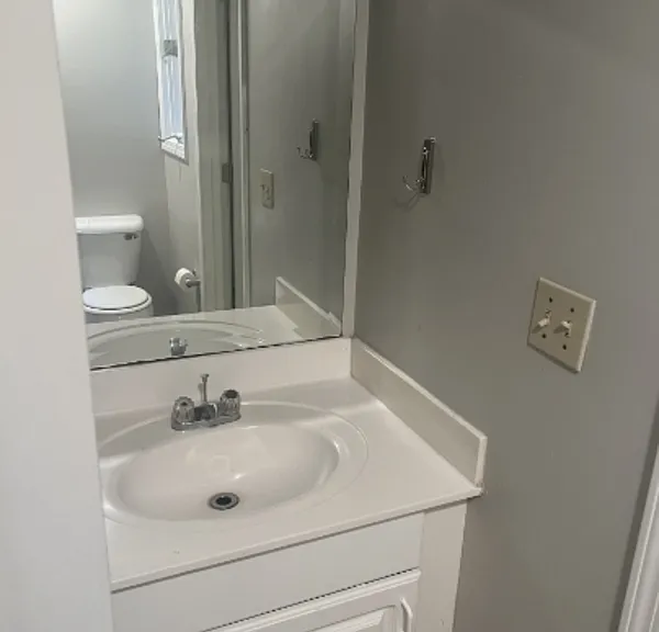 925 Greenwood Ave NE #D — Photo 9