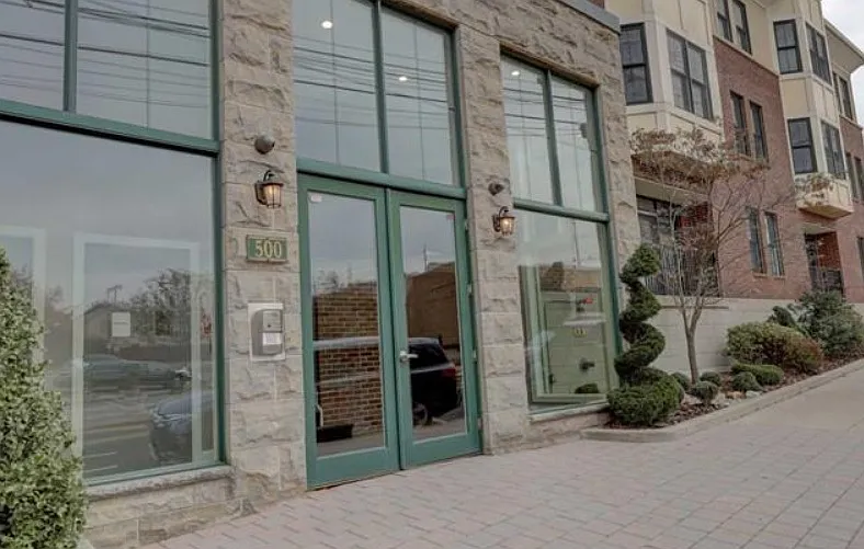 2 bed, 1200 sqft, $3,000 — Photo 3