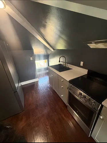 152 Hawthorne Ave #3 Photo 1