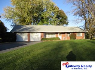 1009 Skyline Dr, Fremont, NE 68025
