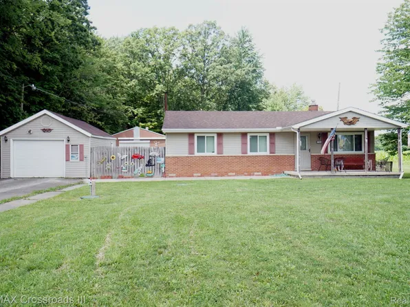 27900 Romine Rd, New Boston, MI 48164