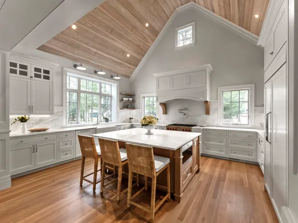 8 Nutmeg Lane, Osterville, MA 02655