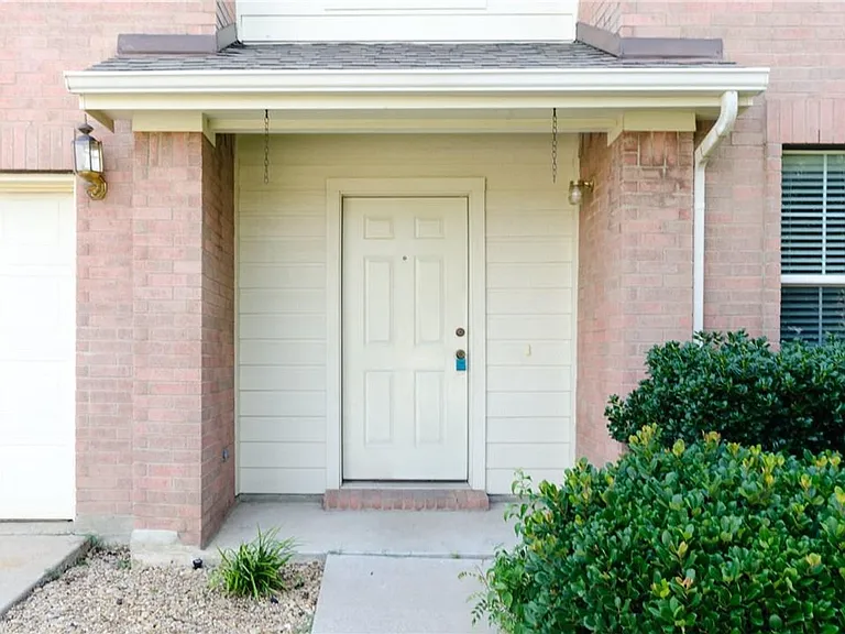 413 Ashland Dr — Photo 2