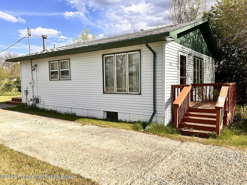 1st image of 212 7th Ave NW