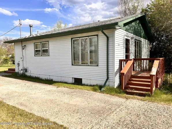 212 7th Ave NW, Bowman, ND 58623