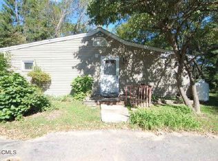 7 Round Hill Rd, Sandy Hook, CT 06482