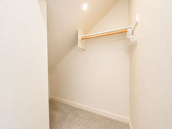 4th image of 34710 Criollo Way