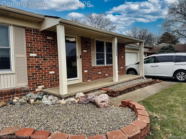 40684 Village Wood Rd, Novi, MI 48375