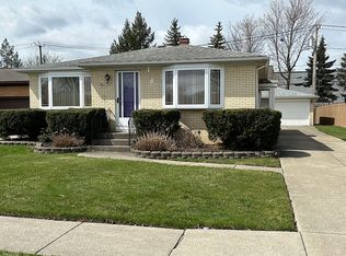 61 Ellsworth Dr, Cheektowaga, NY 14225
