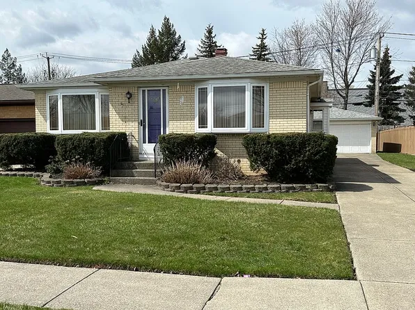 61 Ellsworth Dr, Cheektowaga, NY 14225