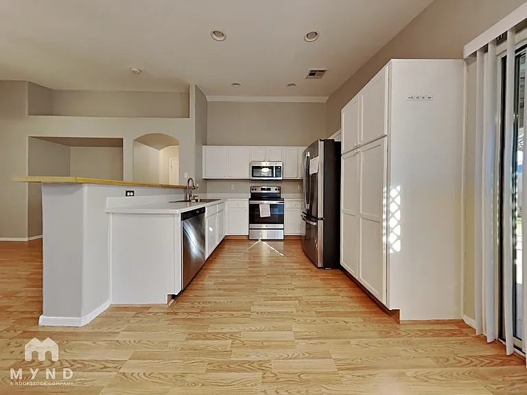 1423 E Poncho Ln — Photo 4
