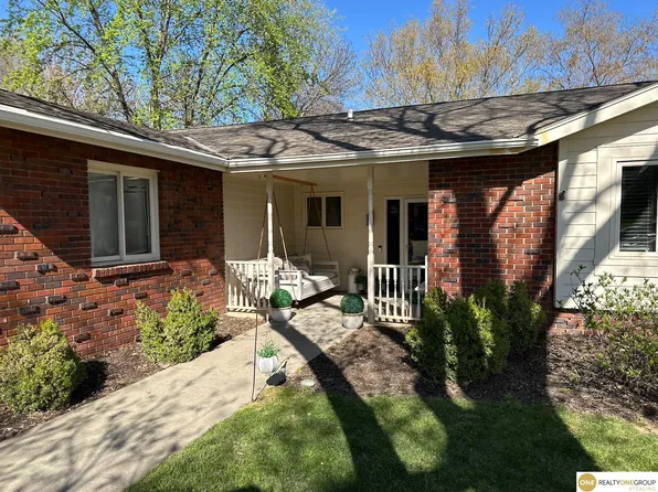 2617 S 167th Cir, Omaha, NE 68130