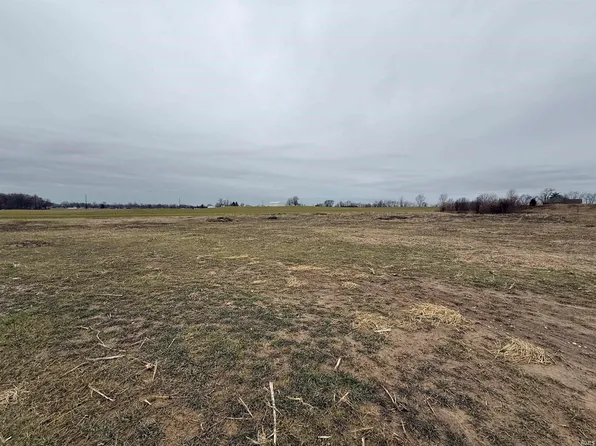 5621 Red Lake Dr, Mount Vernon, IN 47620