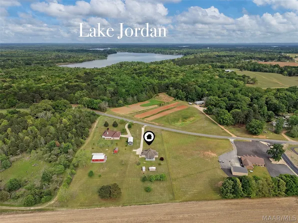 3061 Coosa River Rd, Deatsville, AL 36022