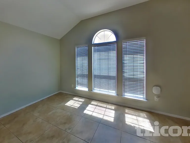 413 Rustic Grove Ln — Photo 4