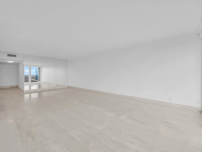 529 S Flagler Dr #14H — Photo 6