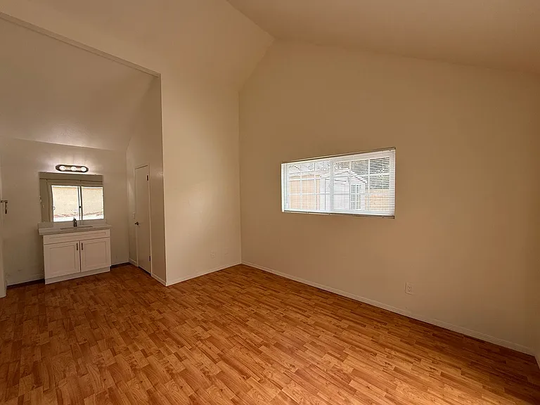 1422 Eagle Ct — Photo 24