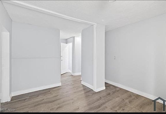 3rd image of 2763 W 32nd St #2