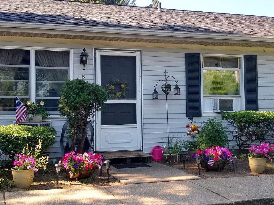 825 Bank St, Painesville, OH 44077 Zillow