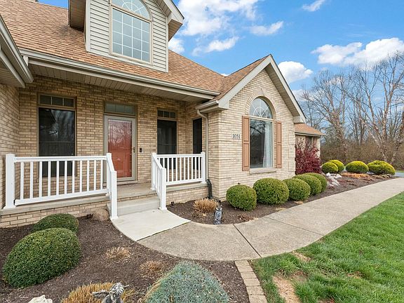 3rd image of 1051 Laurel Creek Dr