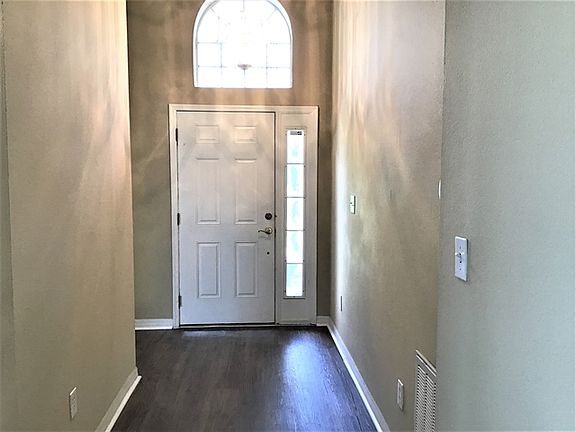 4th image of 1837 Crosswell Ct