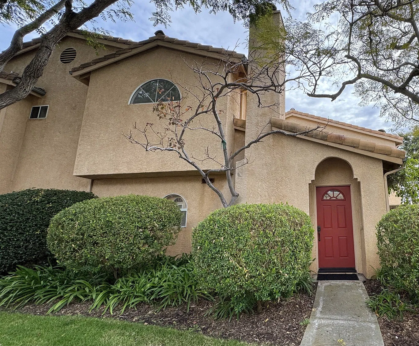 3 bed, 2.5 bath, 1600 sqft, $4,500 — Photo 2