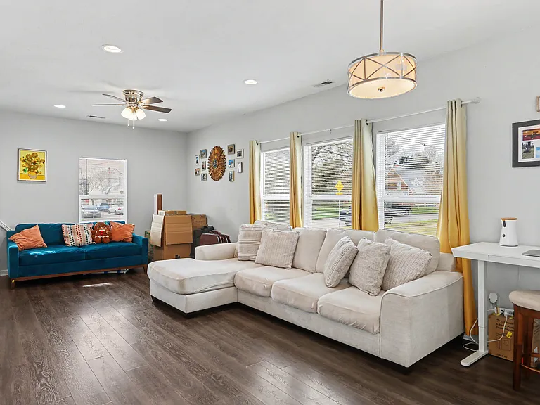 2700 Myrtle Ave — Photo 7
