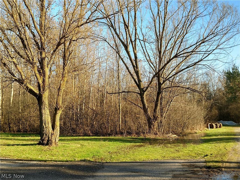 1st image of Cayuga Dr