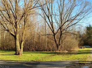 Cayuga Dr, Columbia Station, OH 44028