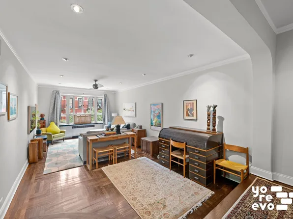 155 West 20th Street image 1 of 8