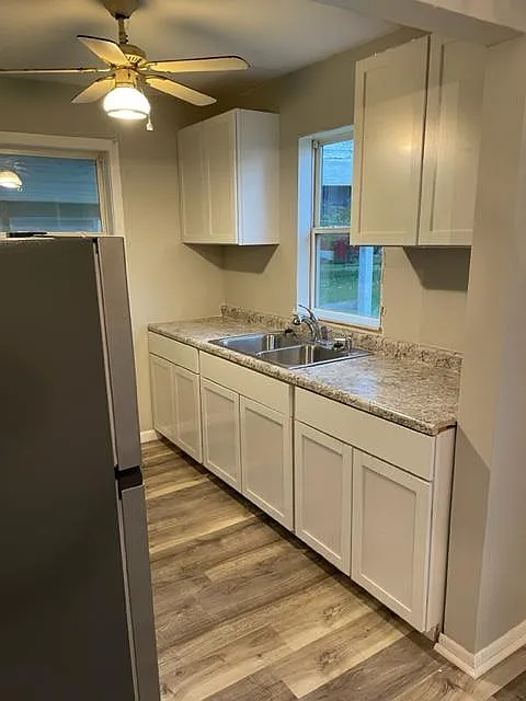 2 bed, 720 sqft, $1,275 — Photo 3