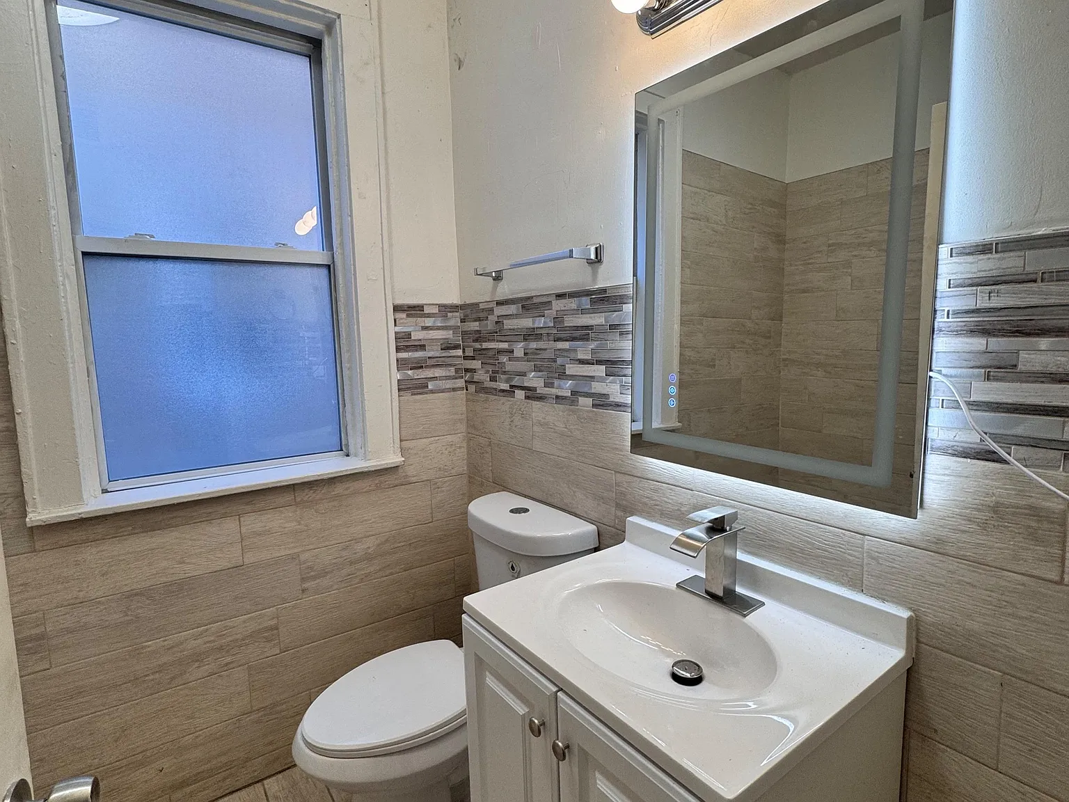 2 bed, 1.0 bath, 1400 sqft, $866 — Photo 4