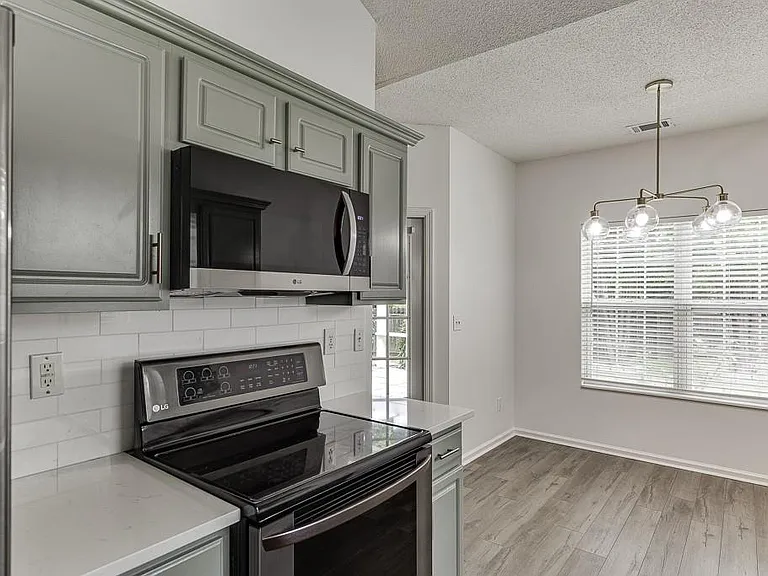 2464 Laurelfield Dr — Photo 22