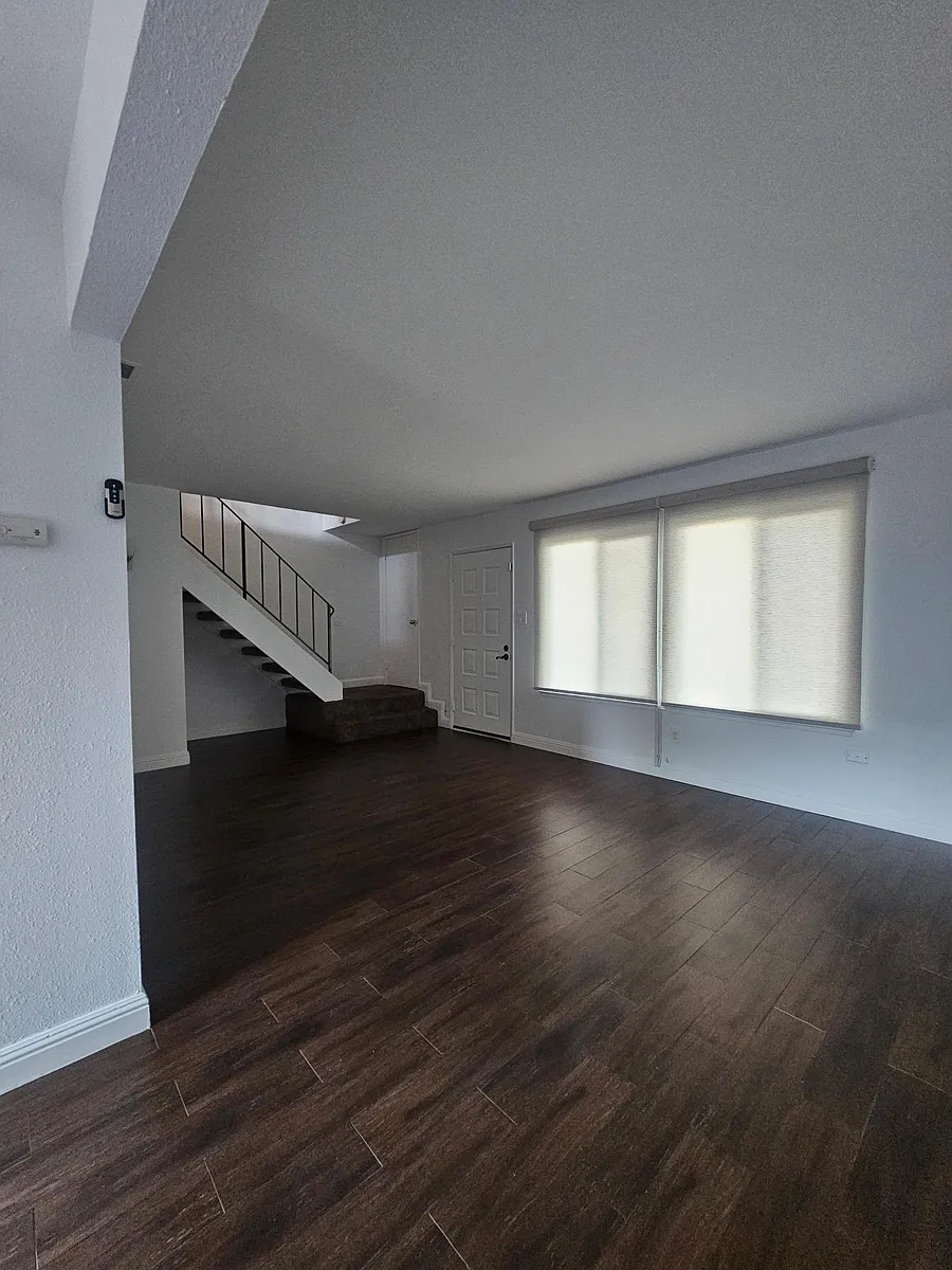 Building Photo - 8901 Salmon Falls Dr #C